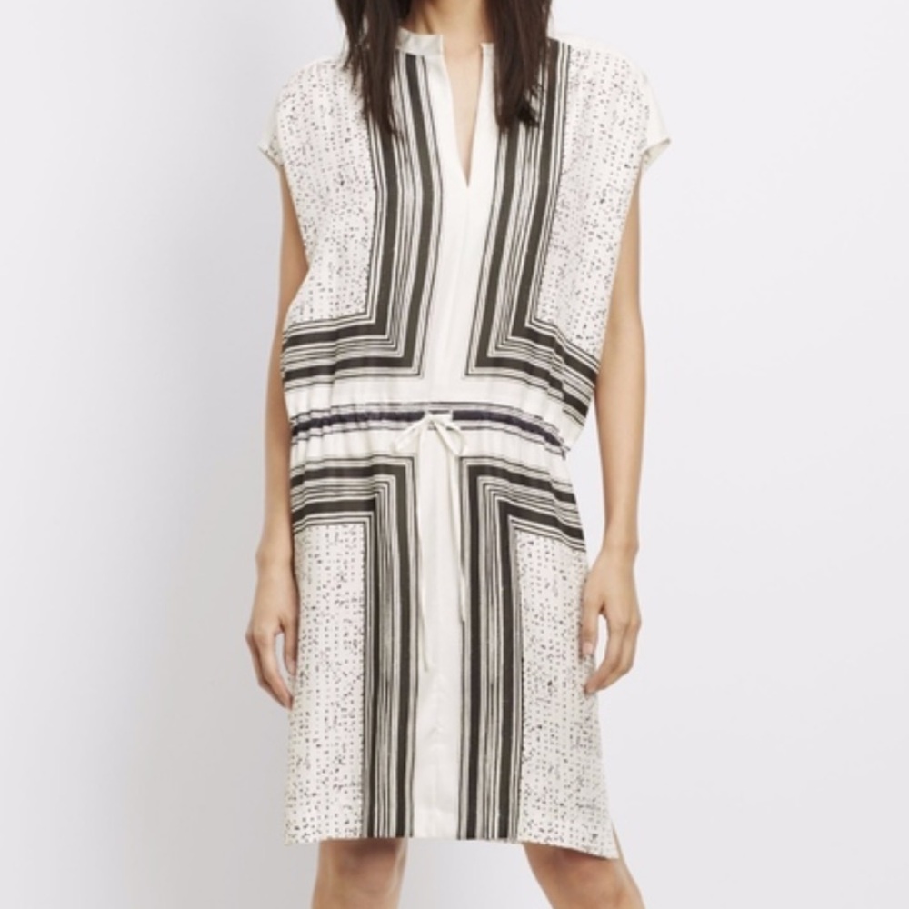 Vince Scarf Print Popover Drawstring Waist Geometric Silk White Navy Dress Small